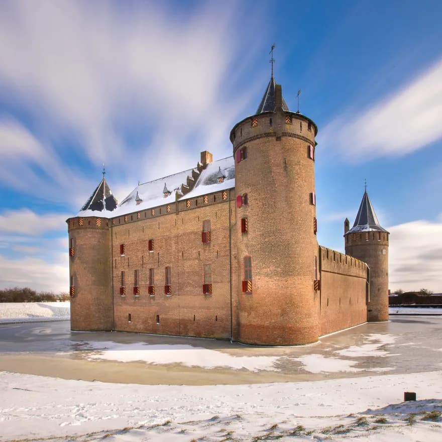 Muiderslot Castle in the snow in Winter