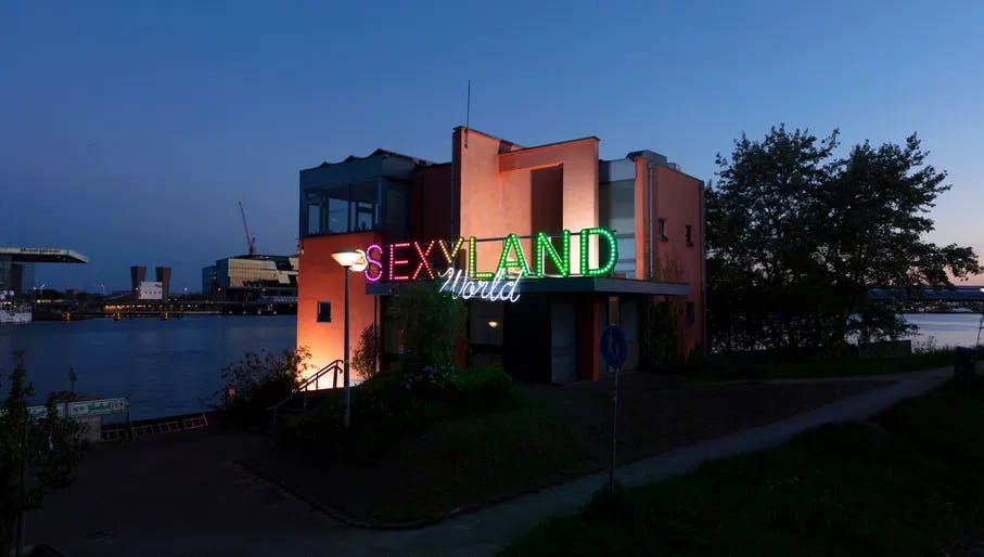 Sexyland World exterior
