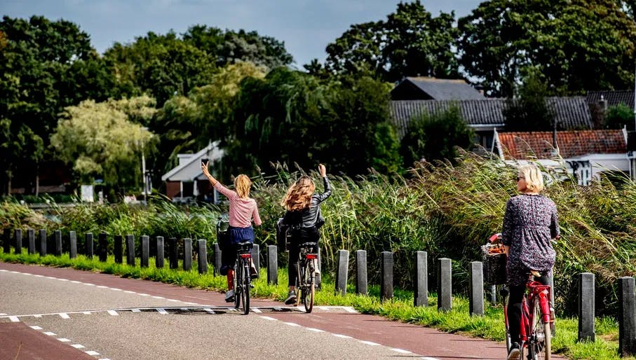 Amstelveen cycling along Amstel dijk