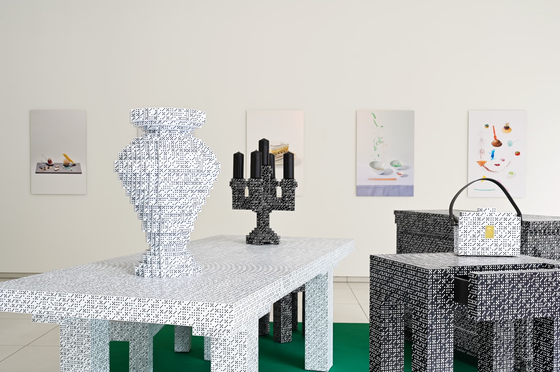 Zaalbeeld 'Diederik Schneemann 1 + 1 = 3' in Museum JAN, foto door Eddy Wenting