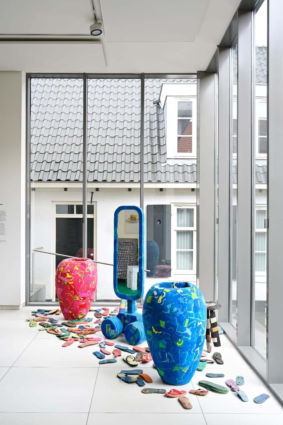 Zaalbeeld 'Diederik Schneemann 1 + 1 = 3' in Museum JAN, foto door Eddy Wenting