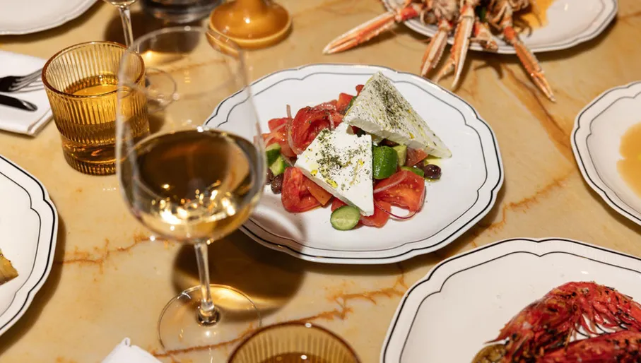 Lunch with lobster and wine at restaurant Jondani on Beethovenstraat