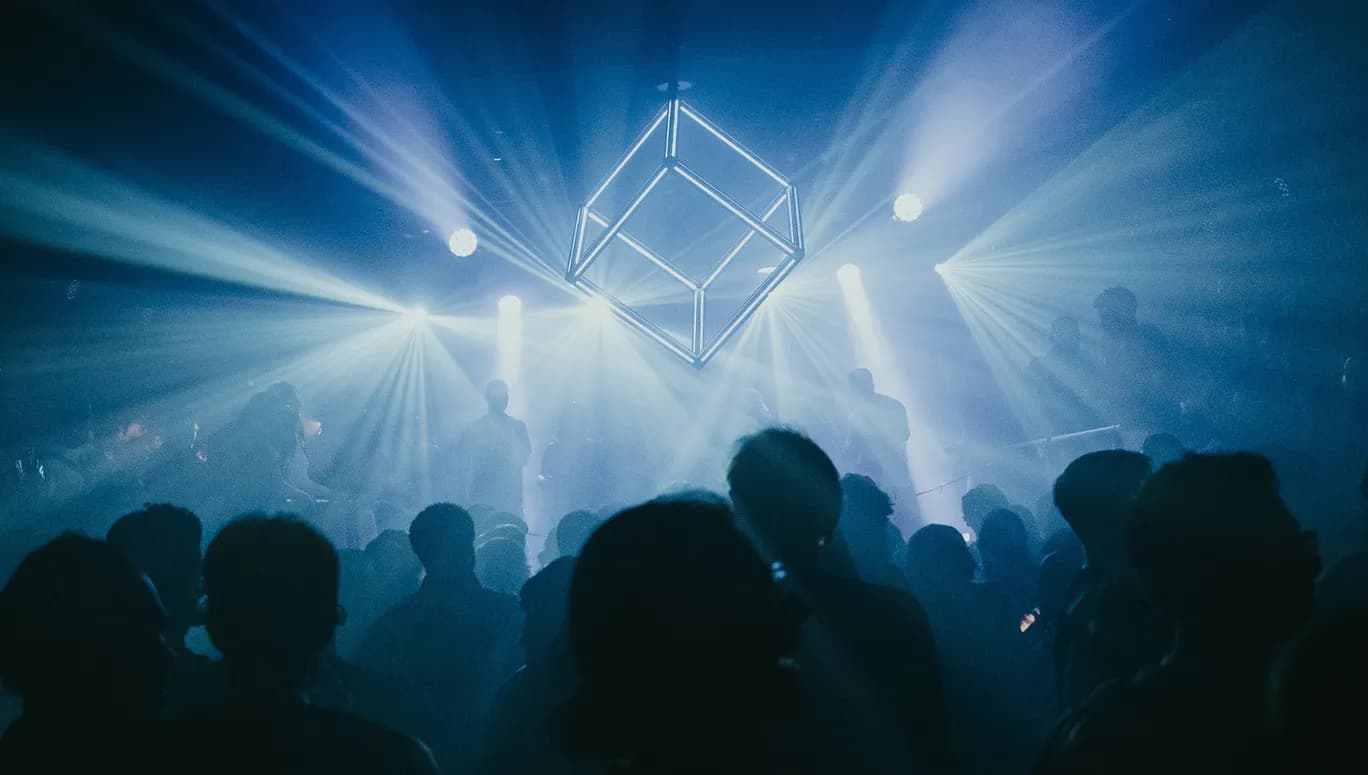 Parallel nightclub light artwork