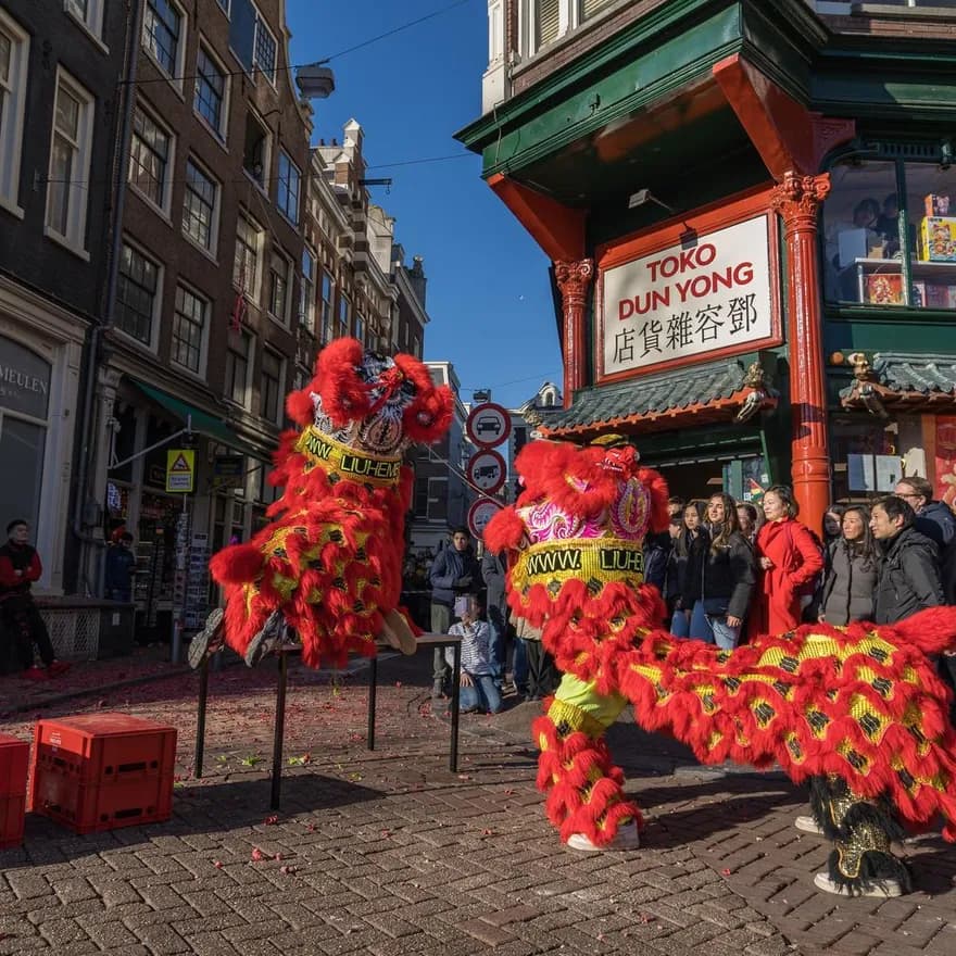 Lunar New Year festivities at the He Hua Tempel on Zeedijk.