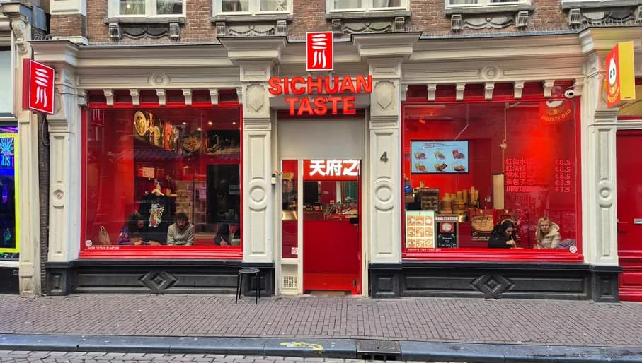 Exterior of Sichuan Taste Chinese restaurant on the Zeedijk