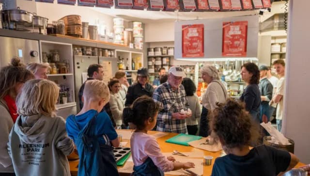 Baking workshop at Kookstudio De Laurier