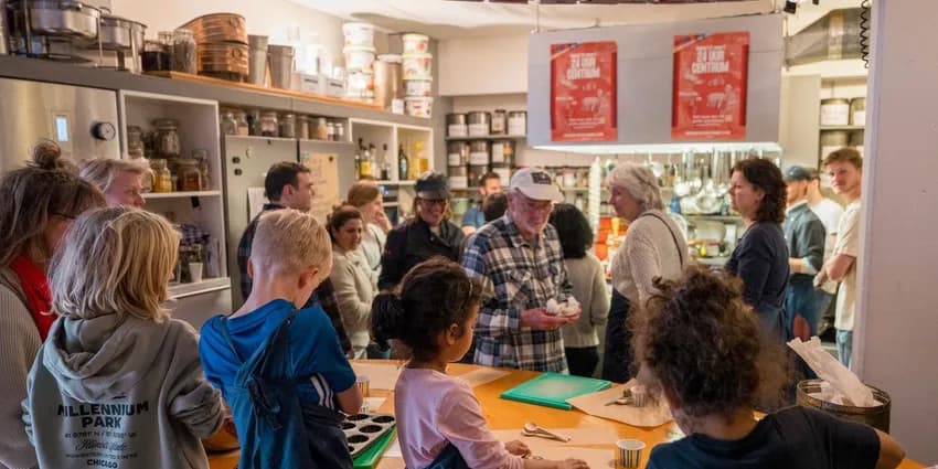 Baking workshop at Kookstudio De Laurier