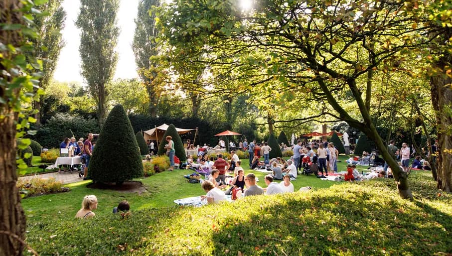De Hollandse Tuin (The Dutch Garden) during the Artis Zoomeravonden.