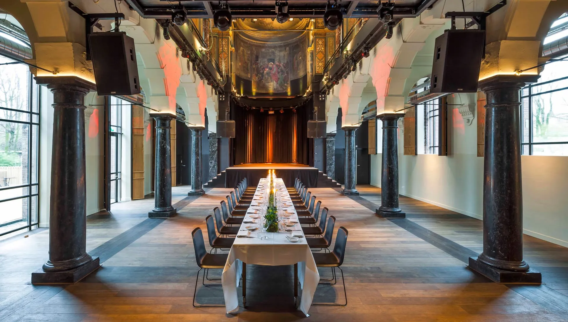 Interior of chapel meeting room in Hotel Arena