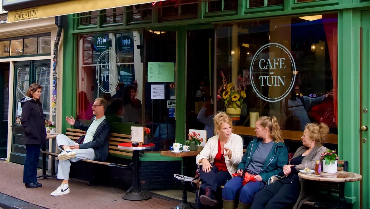 People on the terrace of cafe de tuin