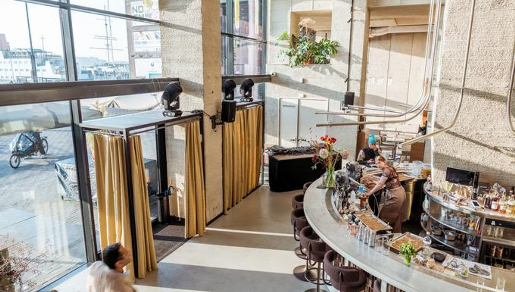 Best spots to guzzle oysters and bubbles in Amsterdam I amsterdam