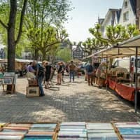 Second-hand book market at Het Spui.