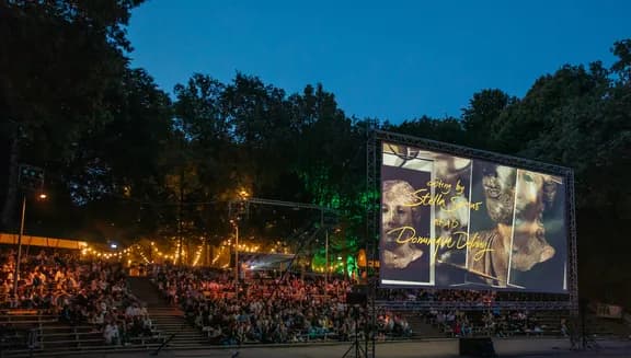 Cinetree Forest Film Festival, outdoor cinema movie in the woods Amsterdams Bostheater
