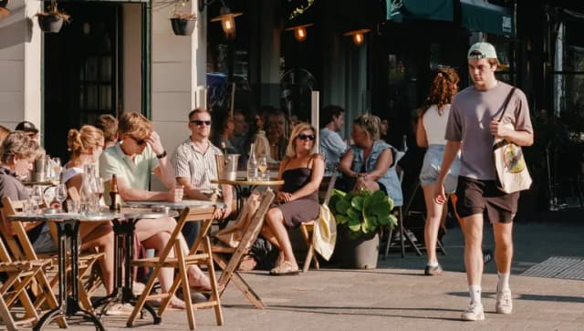 De Nada people sitting on the terrace