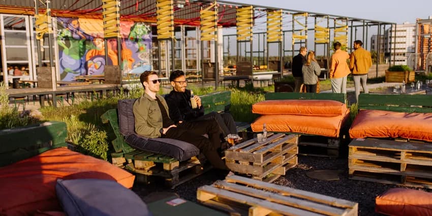 Bar Bistro Bureau people having drinks on the rooftop terrace