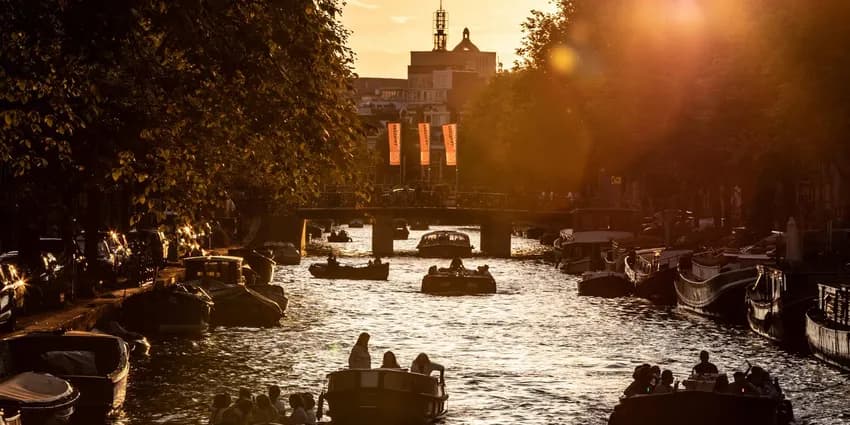 Grachtenfestival, on the canals