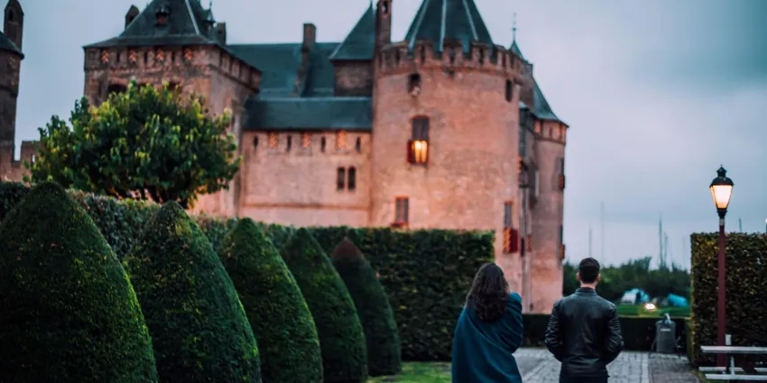 Couple in front of Muiderslot