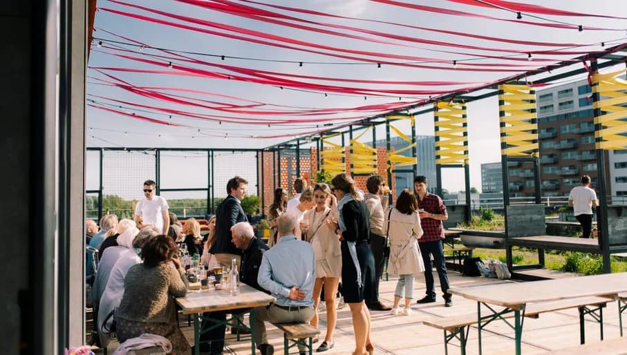 Bar Bistro Bureau people having drinks on the rooftop terrace