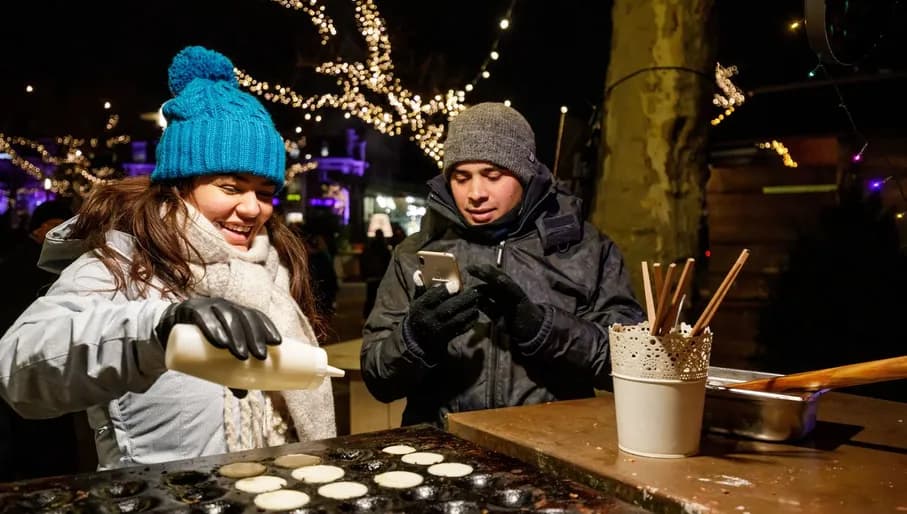 People at the christmas market: Christmas Village on Museumplein