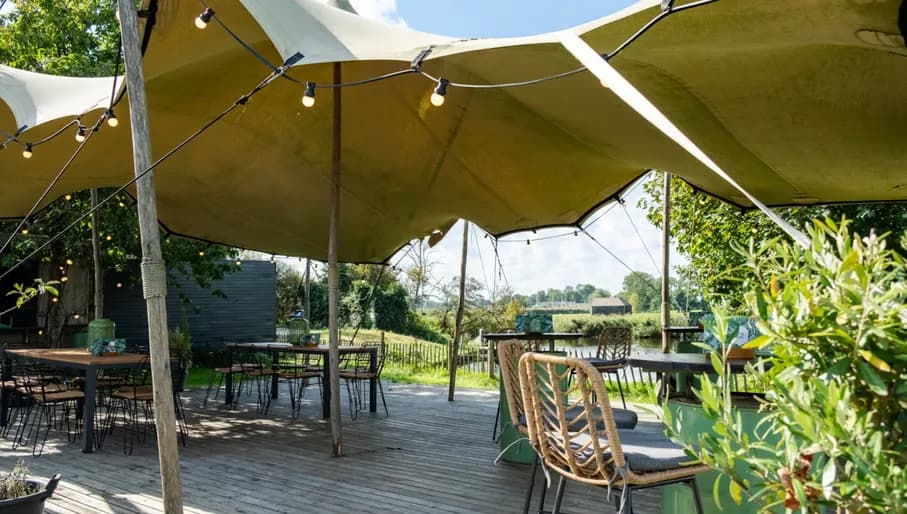 Porterhouse Weesp terrace next to the water