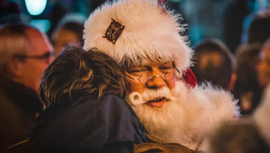 People at the christmas market: Christmas Village on Museumplein