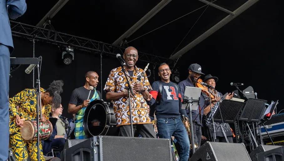 Musicians on stage during Keti Koti Festival 2022 in the Oosterpark.