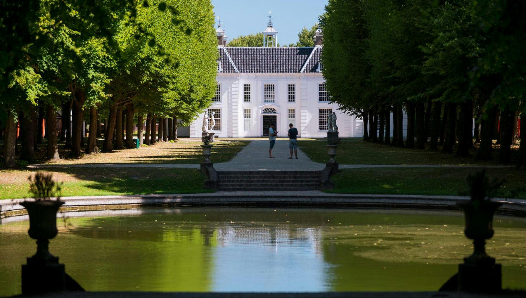 The pond of countryhouse Beeckestijn in Velsen-Zuid.