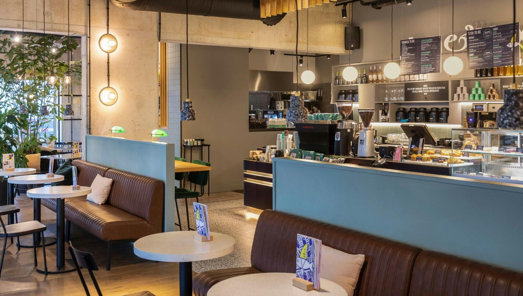 Anne&Max café interior