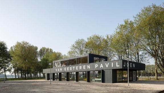Van Eesteren Museum Paviljoen, Sloterplas.