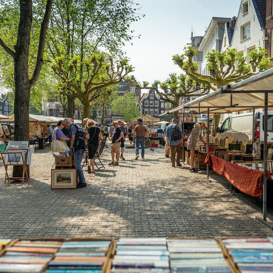 Second-hand book market at Het Spui.