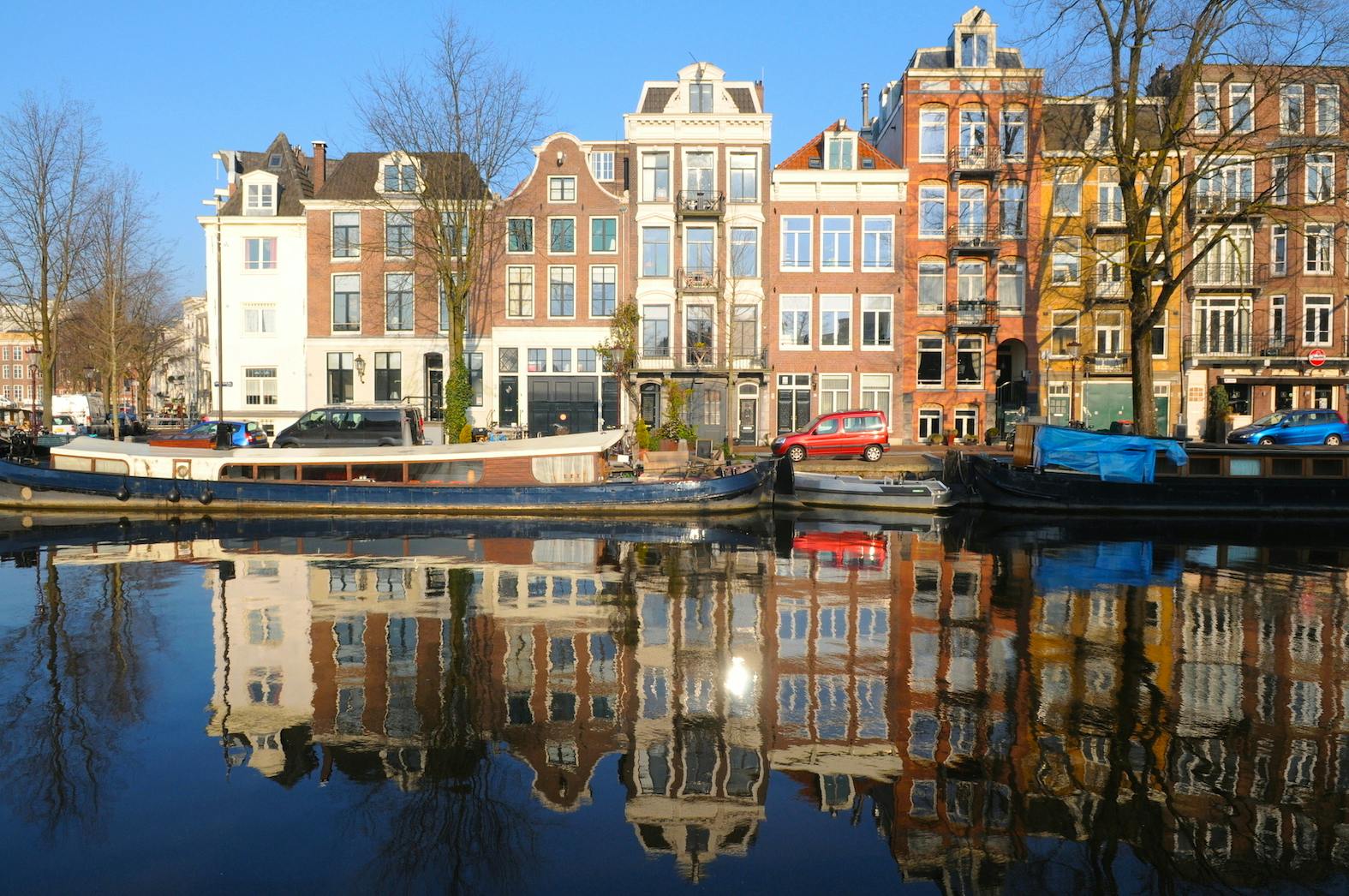 Enjoy the classic canal views with a guided tour through the Jordaan