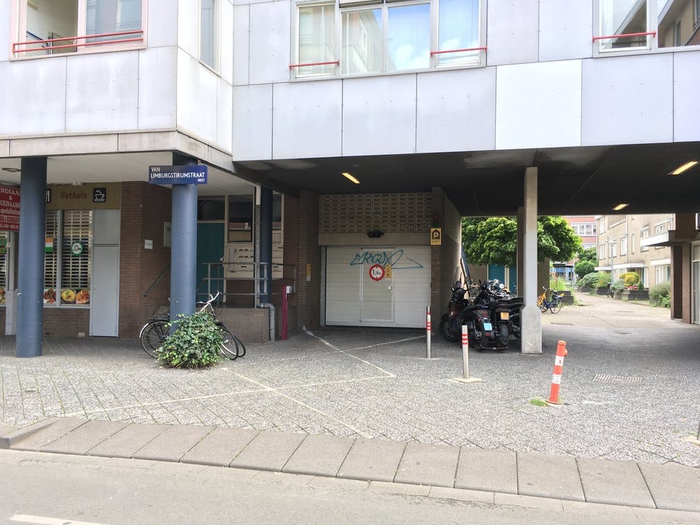 ParkBee parkeerlocatie Van Limburg Stirumstraat
