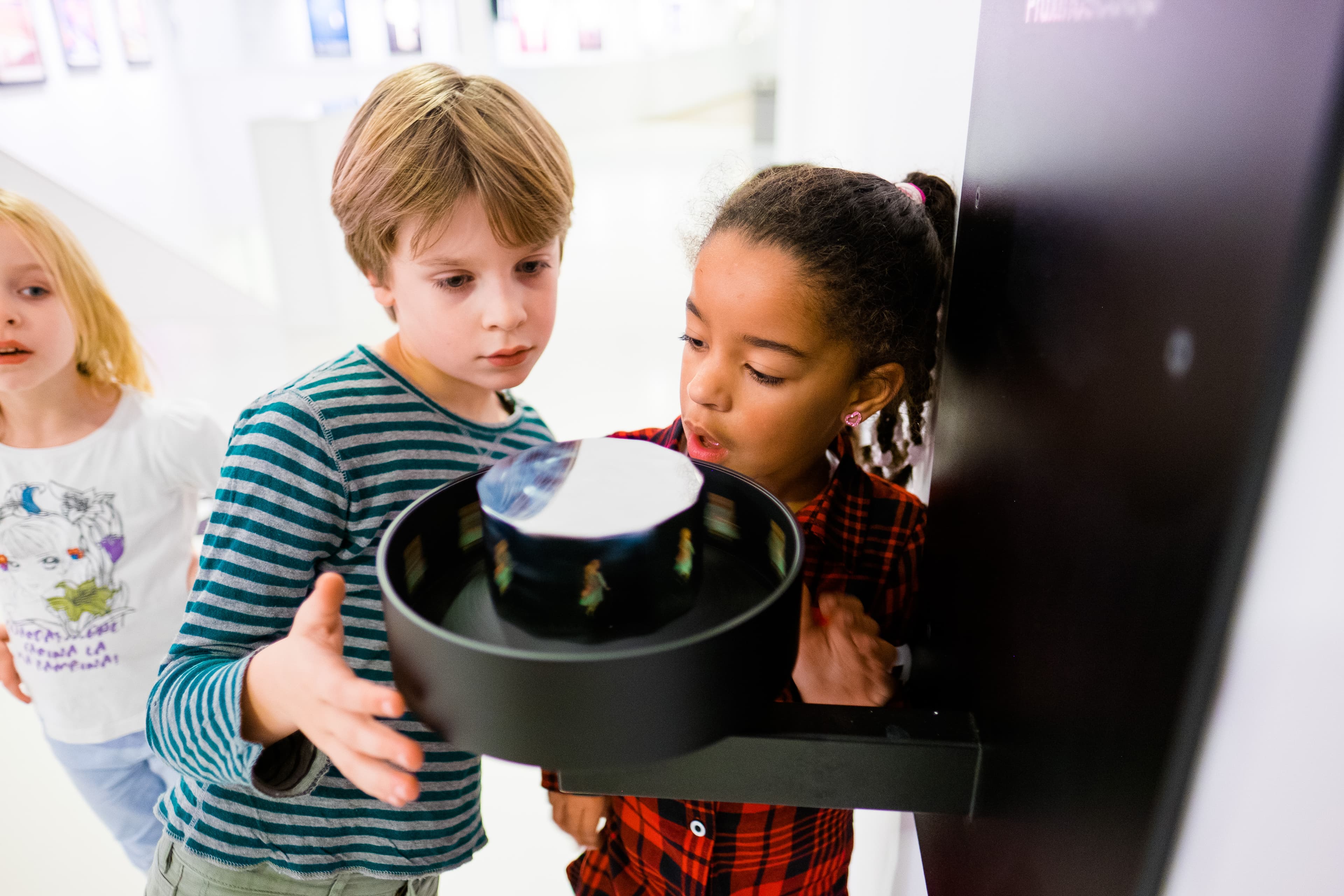 Doe de gratis speurtocht met kinderen en leer over pre-cinema apparaten