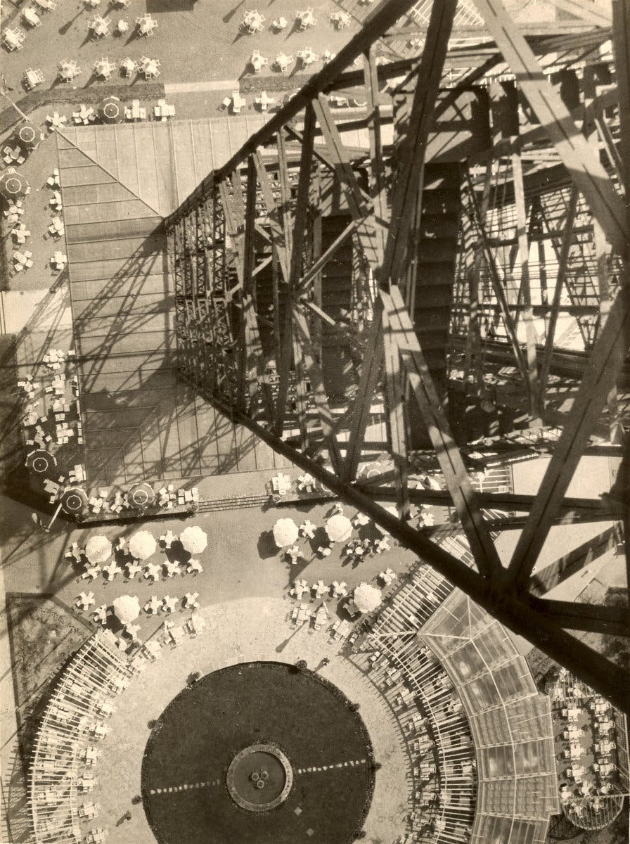 László Moholy-Nagy (1895-1946) / Amsab-ISG. Funkturm Berlin (Radiotoren Berlijn / The Berlin Radio Tower), 1928