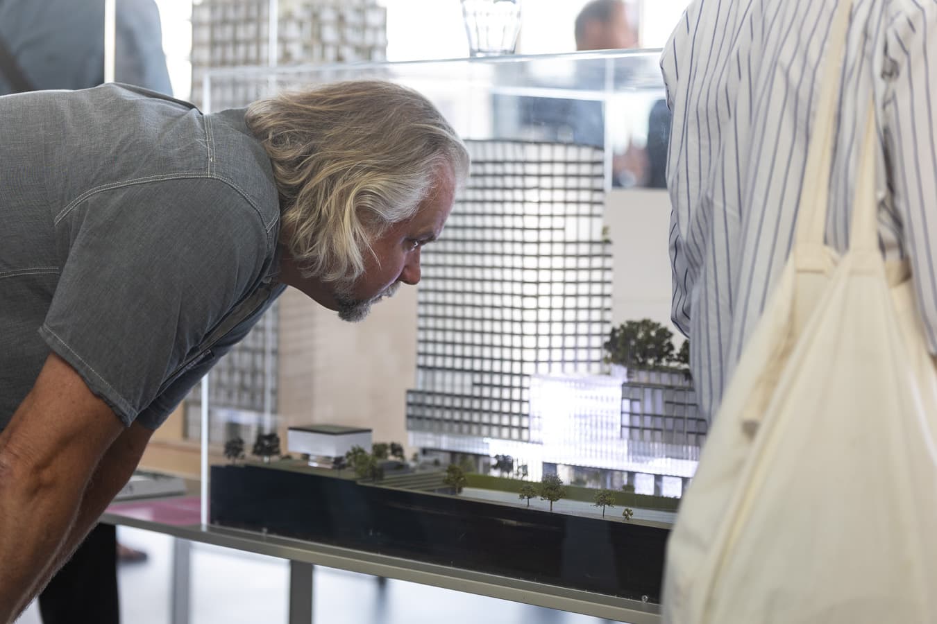 Tentoonstelling Out of Office