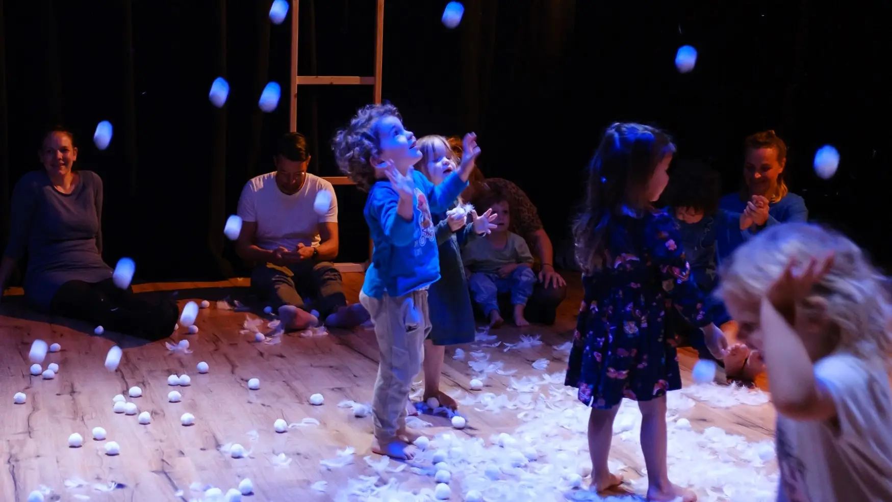 Het sneeuwt in kinderworkshop Mirakels van het Jaar