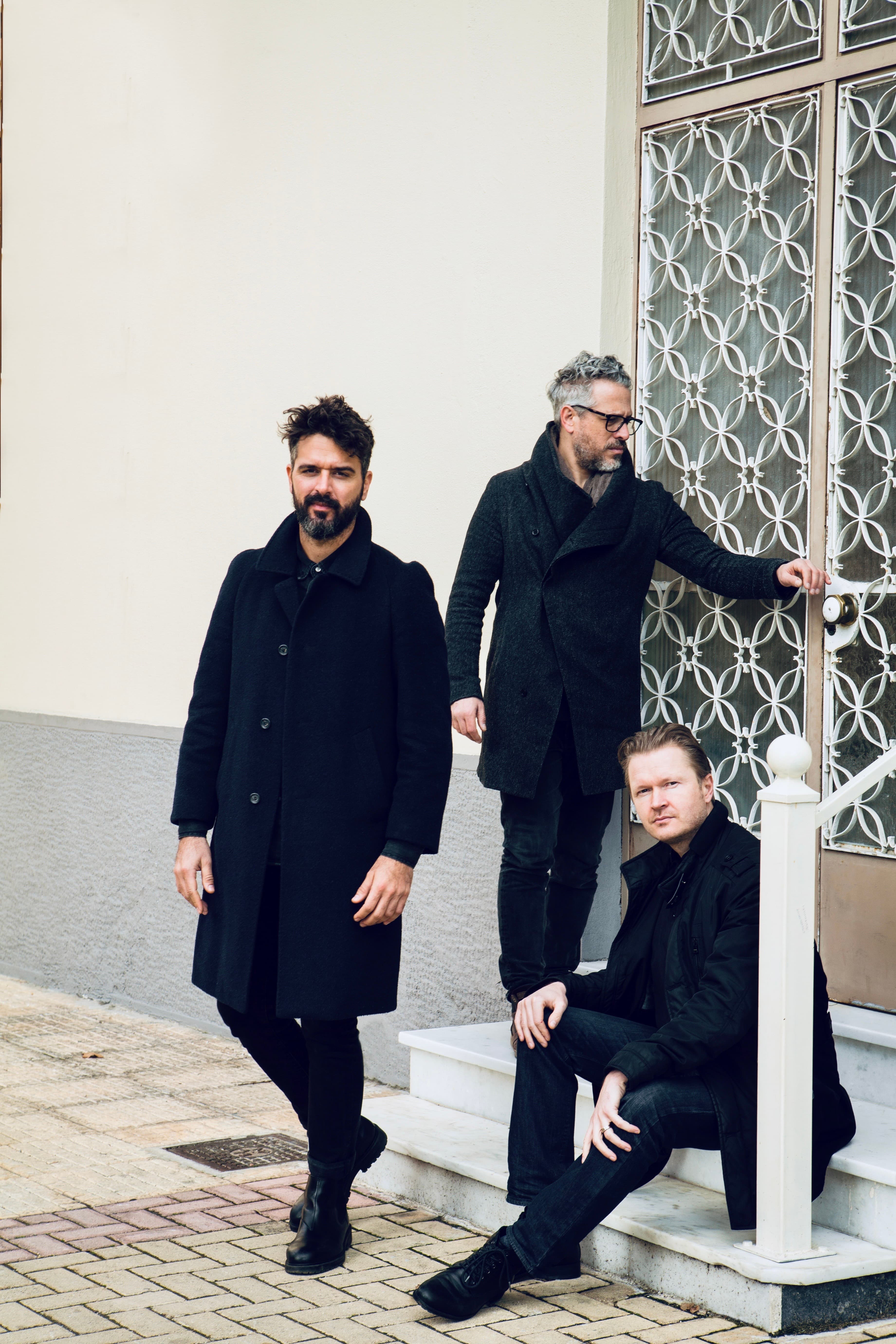 Petros Klampanis ft. Kristjan Randalu & Ziv Kravitz – Latent Info