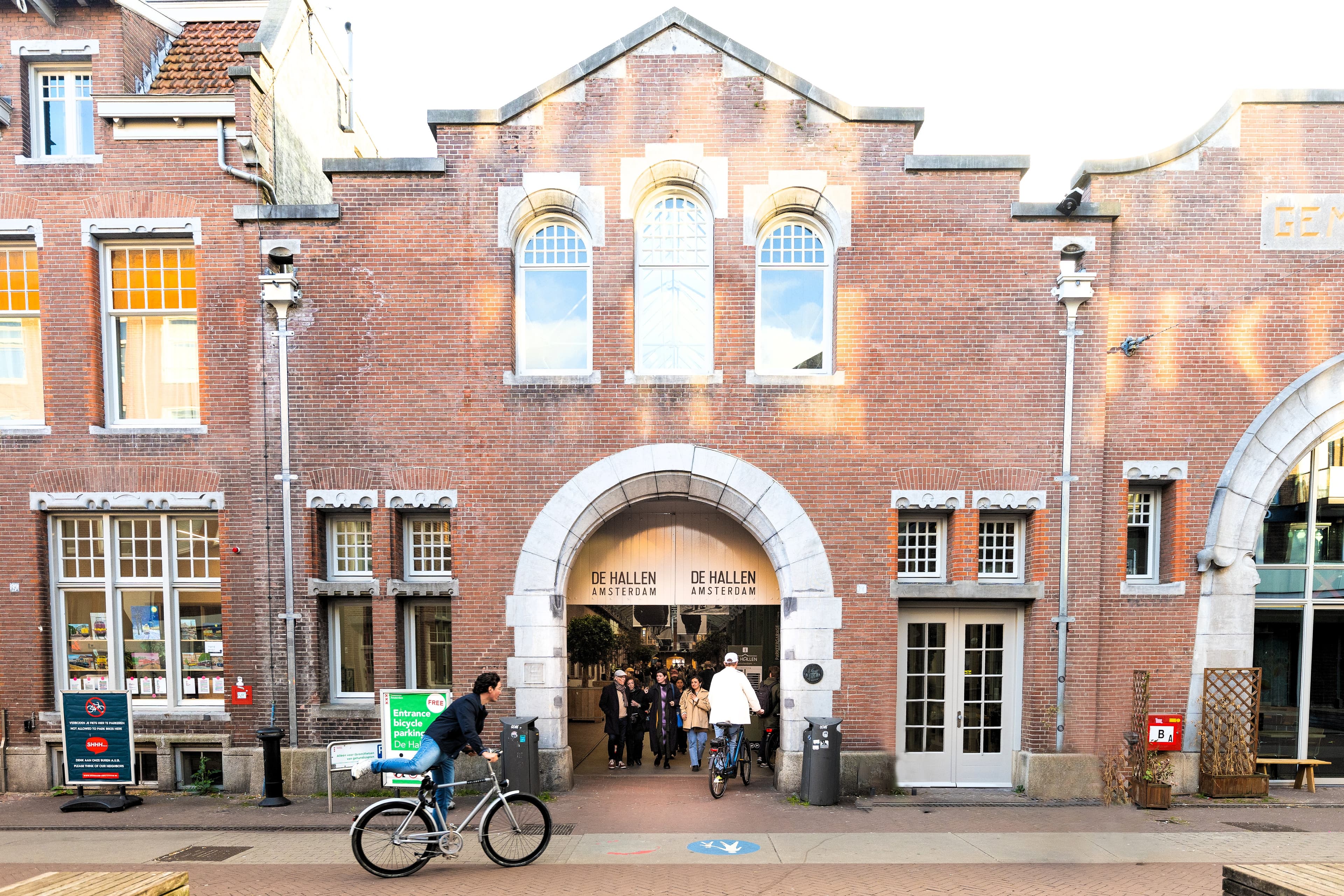 De Hallen Amsterdam_ingang Tollensstraat