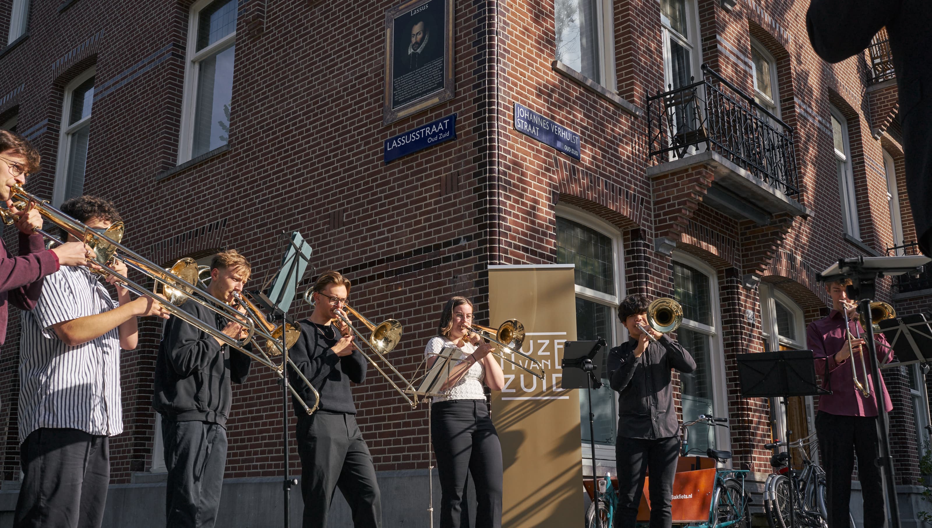 Muze van Zuid pleinconcert met trombonisten van Conservatorium Amsterdam