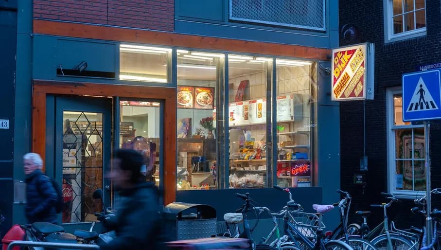 Exterior of Snackbar De Dijk