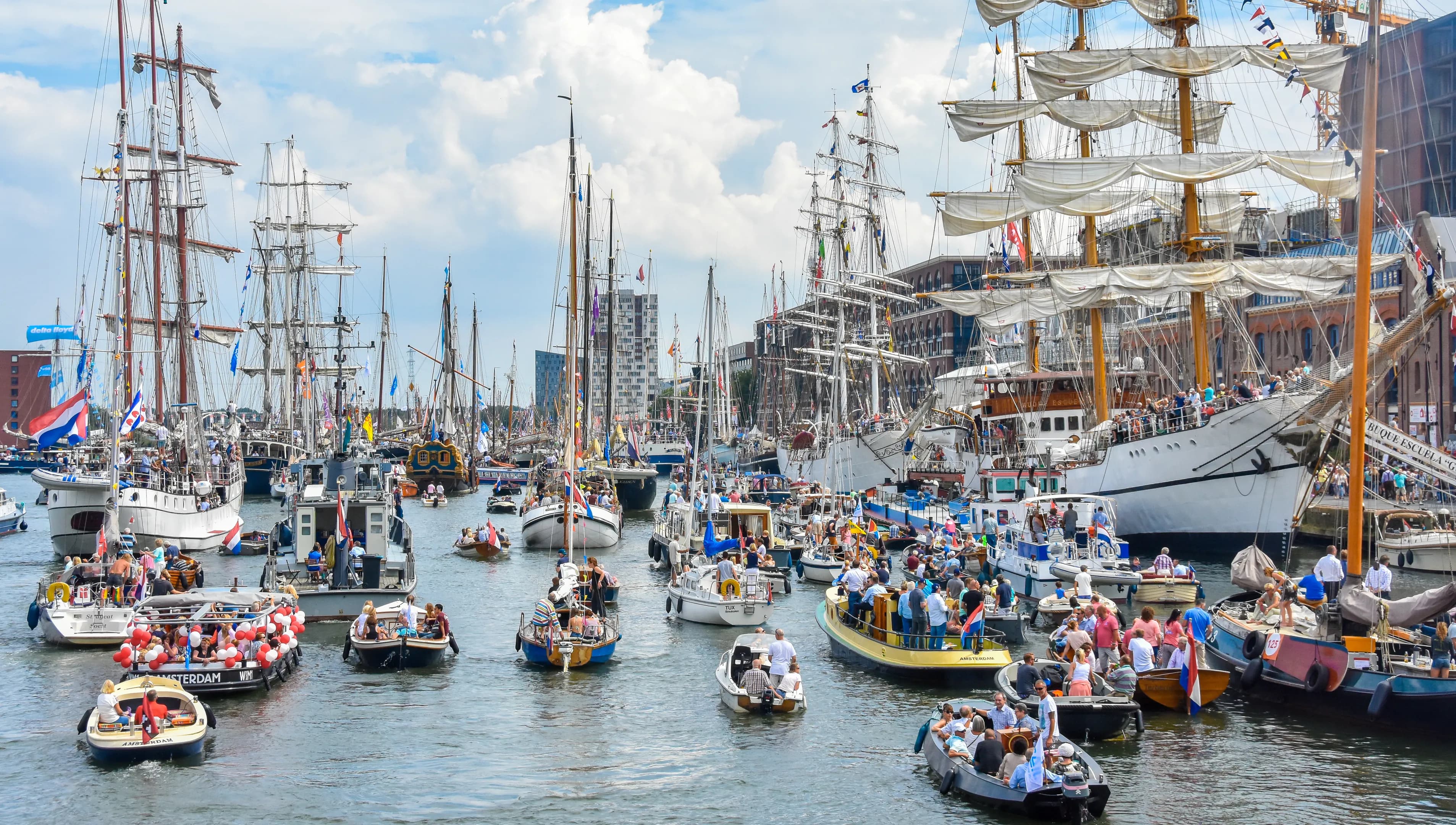 Amsterdam, 21-08-2015
Persboot tocht
foto: Oranjehaven vanaf het water