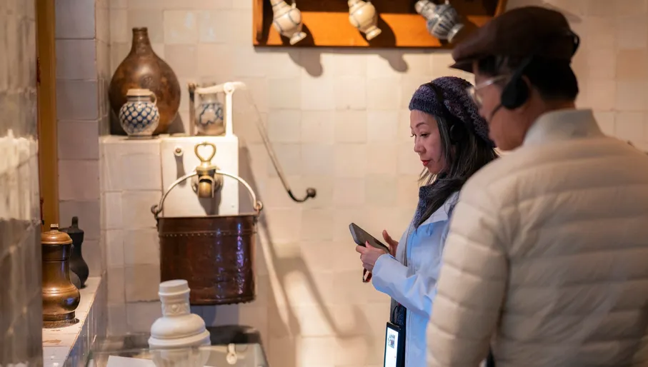 Couple visiting Museum Het Rembrandthuis