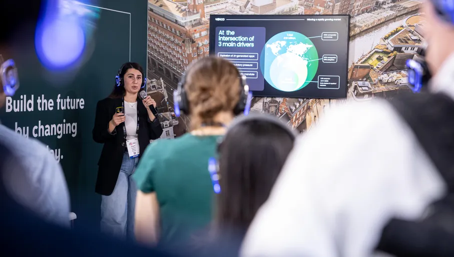 World Summit AI 2025 met wethouder Alexander Scholtes op het TAETS Park