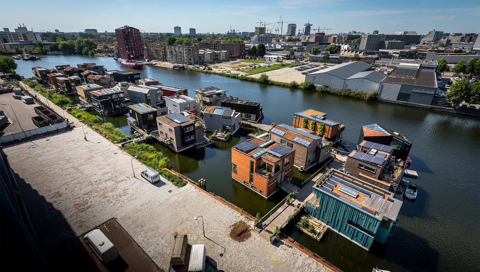 Schoonschip cicular neighbourhood. A nature initiative for increasing biodiversity.