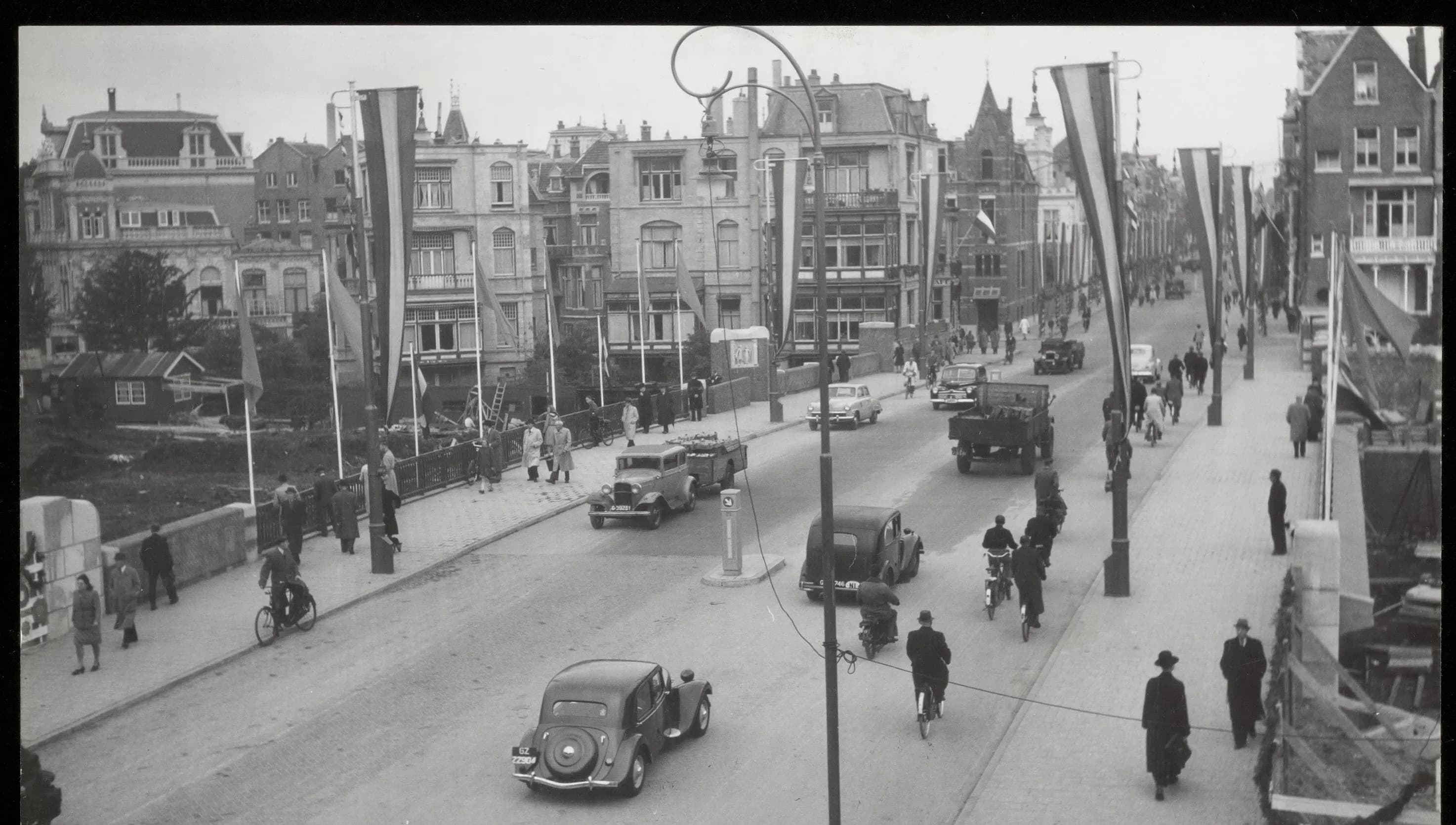 Oud-West Then & Now
Vondelbrug
Stadsarchief Amsterdam