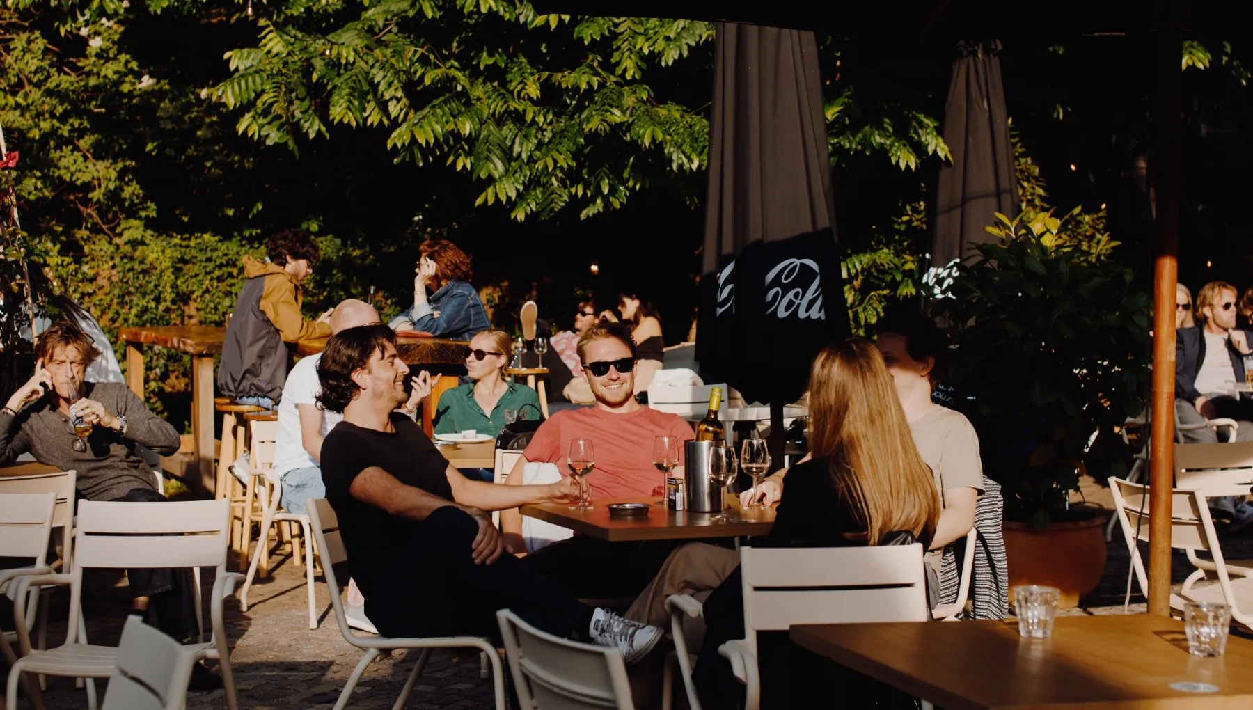 Vondeltuin people on the terrace