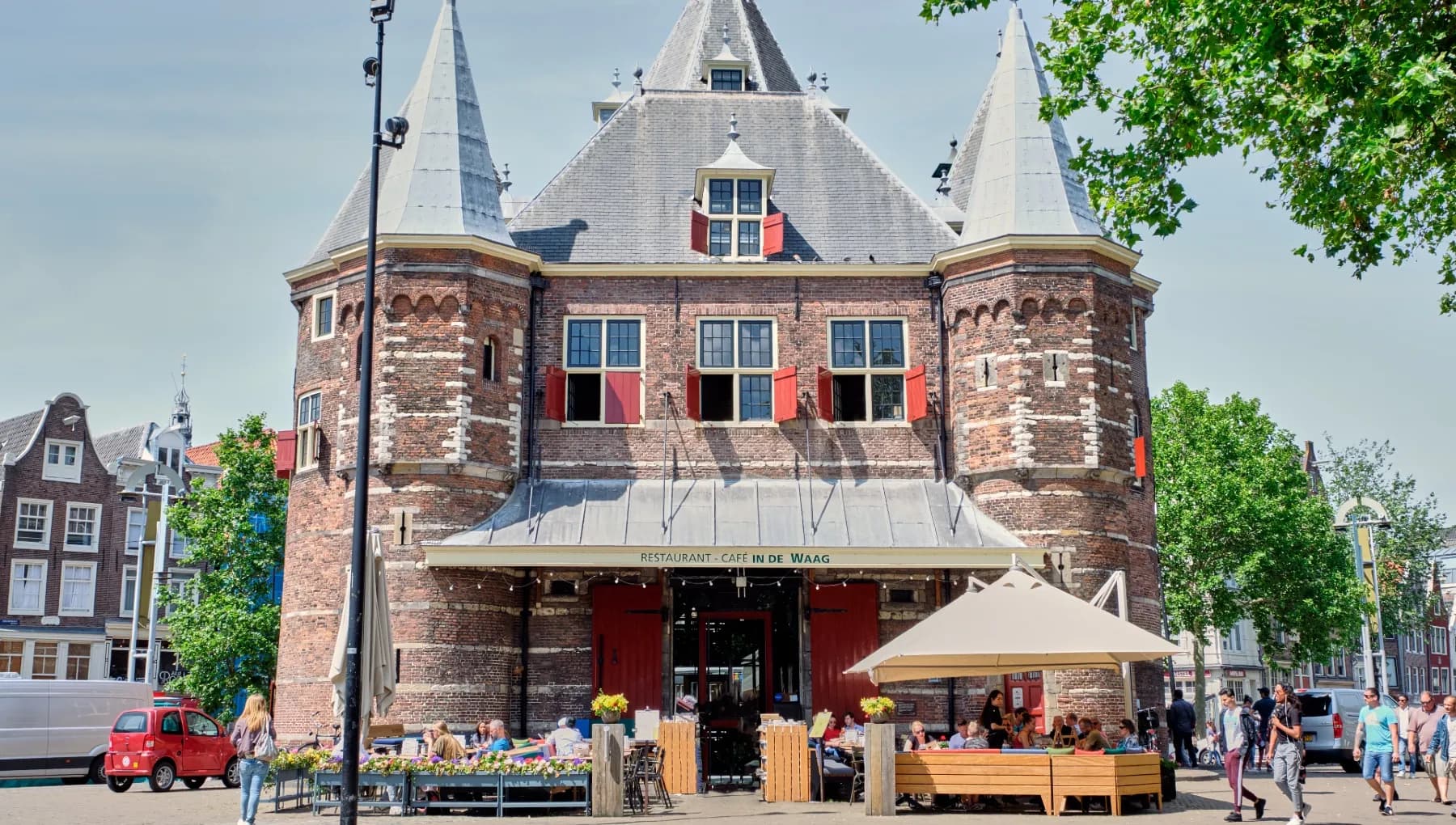 In De Waag café-restaurant exterior and terrace