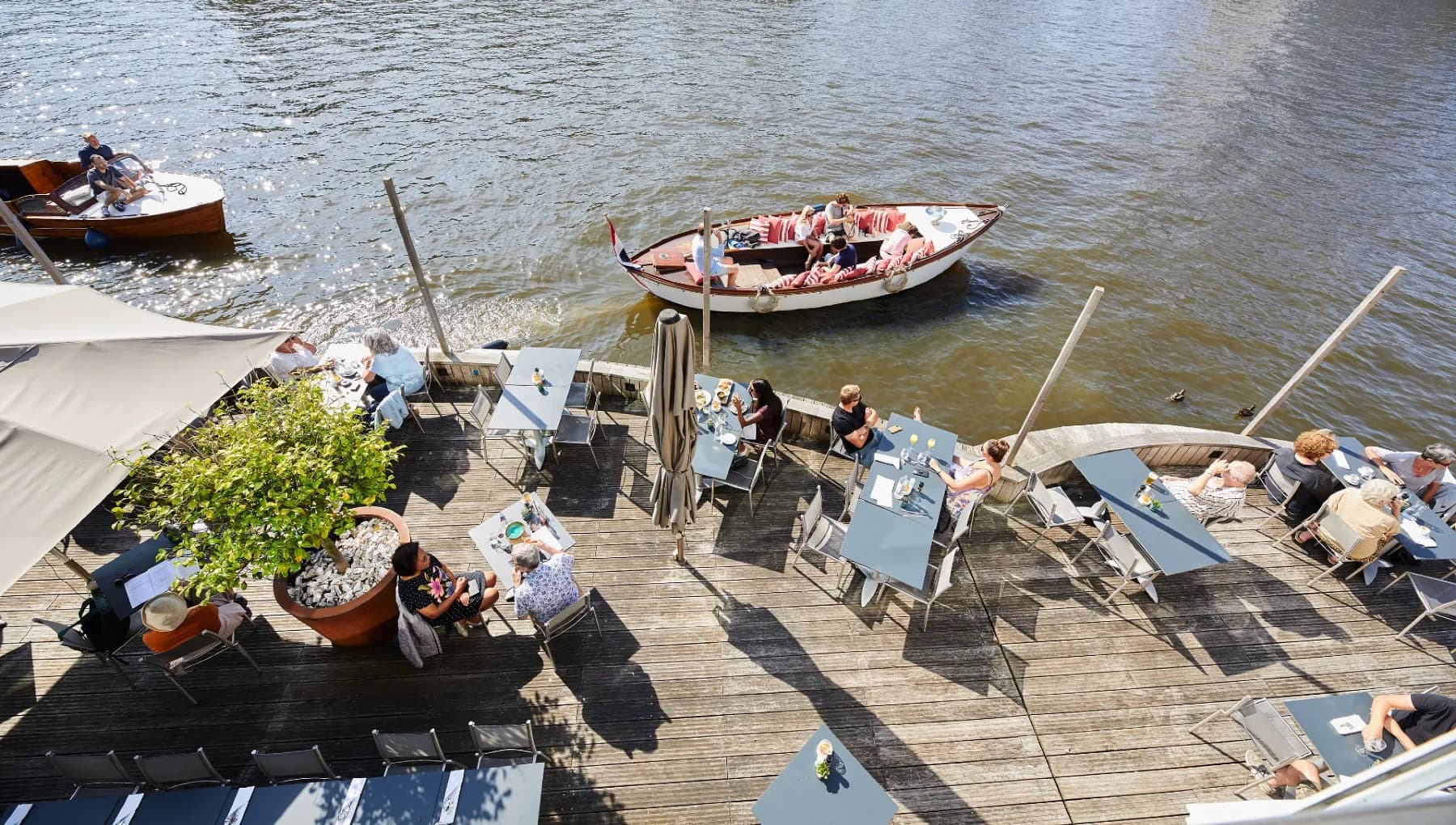 Ode aan de Amstel restaurant terrace