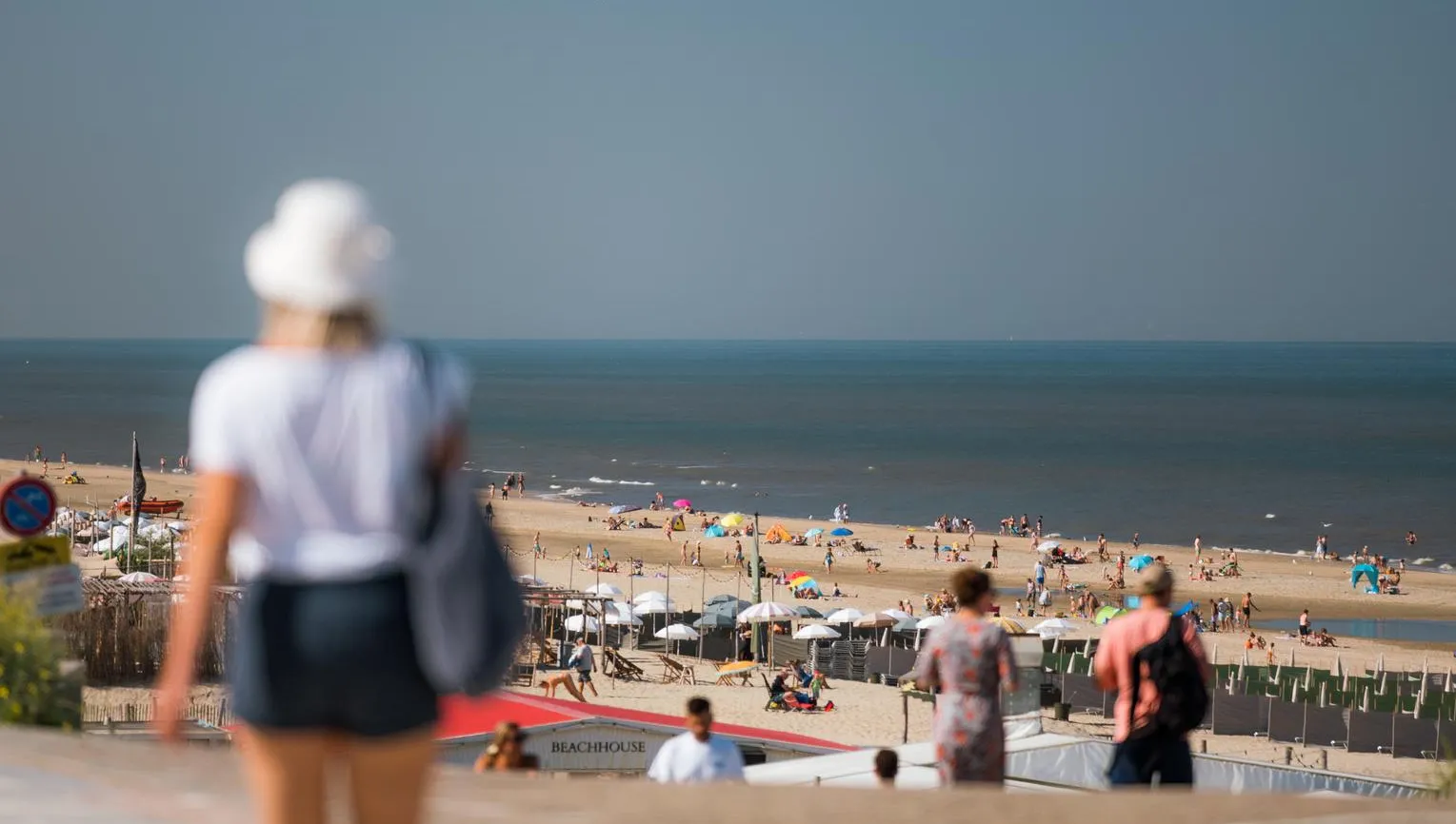 Overview of Zandvoort beach.