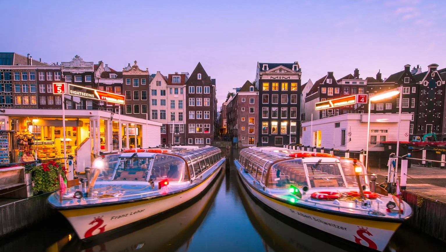 Alleen gebruiken voor uitingen van Stromma
Canal cruise Boat tour